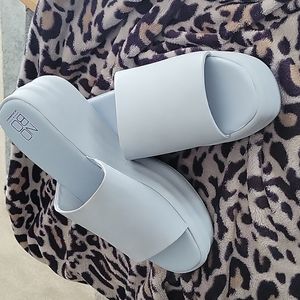 2 Pair Casual Slides